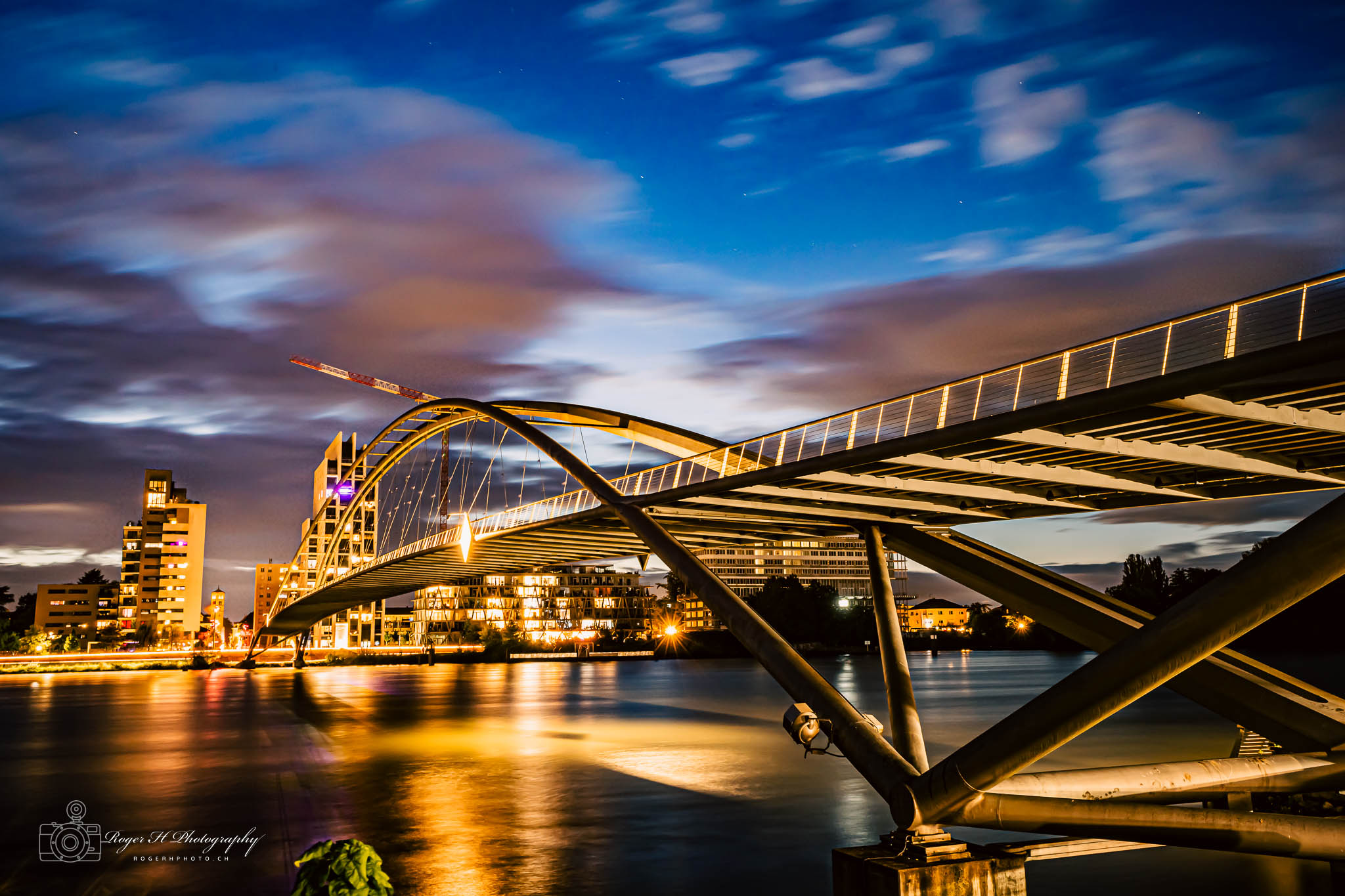 Die Dreiländerbrücke im Abendlicht