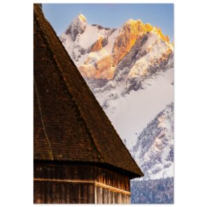 Pilatus bei Sonnenuntergang mit Wasserturm